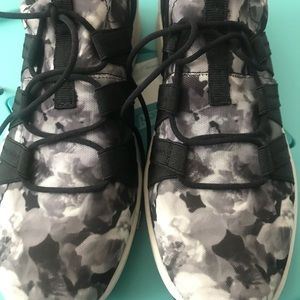 Easy spirit tennis shoes